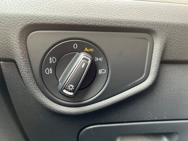 Abbildung Fahrzeugdetailansicht Volkswagen Touran - Nr. 42