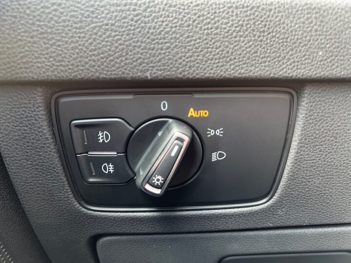 Abbildung Fahrzeugdetailansicht Volkswagen Passat Variant - Nr. 42