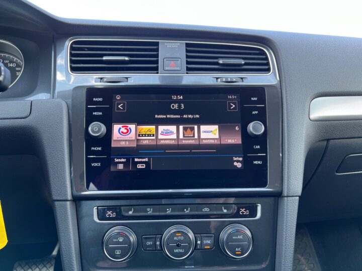 Abbildung Fahrzeugdetailansicht Volkswagen Golf Variant - Nr. 21