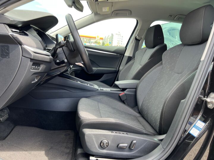 Abbildung Fahrzeugdetailansicht Skoda Octavia - Nr. 12