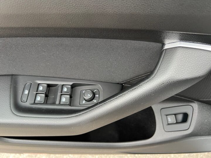 Abbildung Fahrzeugdetailansicht Volkswagen Passat Variant - Nr. 31