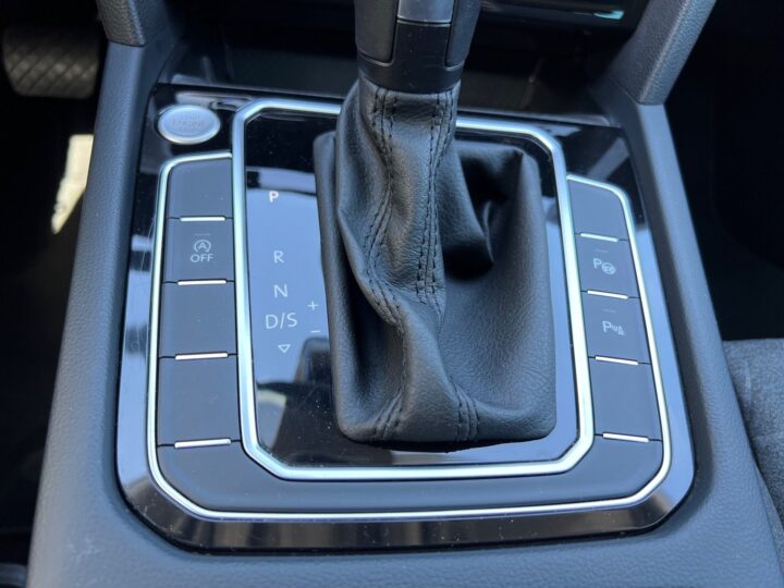 Abbildung Fahrzeugdetailansicht Volkswagen Passat Variant - Nr. 29