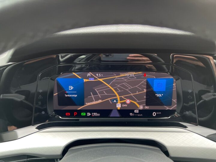 Abbildung Fahrzeugdetailansicht Volkswagen Golf Variant - Nr. 16