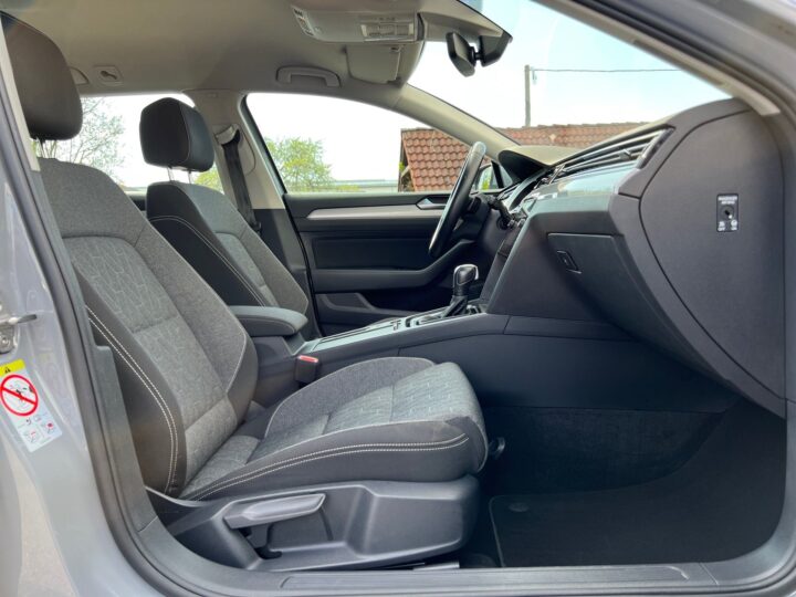 Abbildung Fahrzeugdetailansicht Volkswagen Passat Variant - Nr. 33