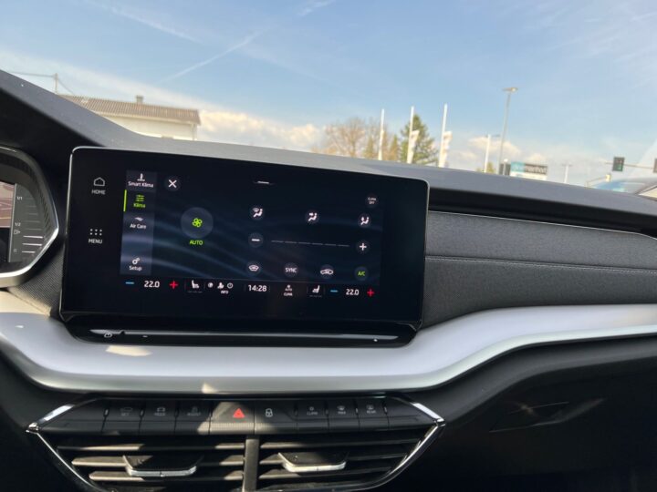 Abbildung Fahrzeugdetailansicht Skoda Octavia - Nr. 24