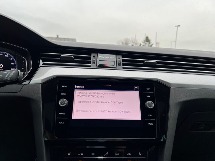 Abbildung Fahrzeugdetailansicht Volkswagen Passat Variant - Nr. 24