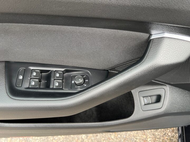 Abbildung Fahrzeugdetailansicht Volkswagen Passat Variant - Nr. 30