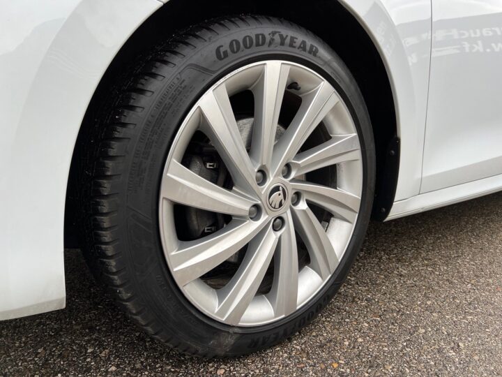 Abbildung Fahrzeugdetailansicht Skoda Octavia - Nr. 36