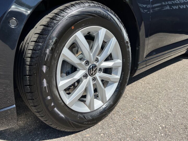 Abbildung Fahrzeugdetailansicht Volkswagen Passat Variant - Nr. 36