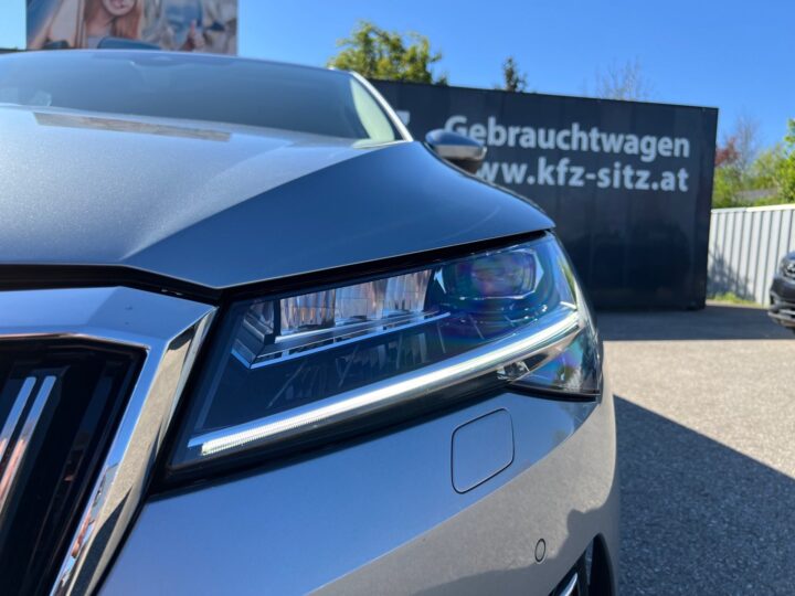 Abbildung Fahrzeugdetailansicht Skoda Superb - Nr. 36