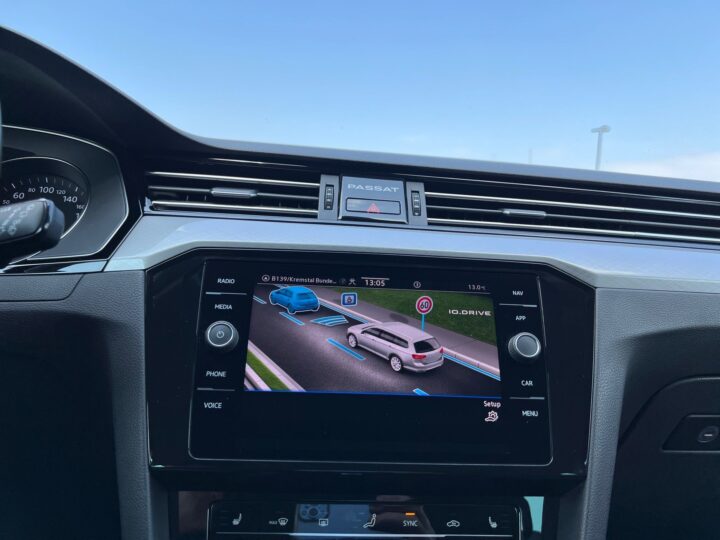 Abbildung Fahrzeugdetailansicht Volkswagen Passat Variant - Nr. 25