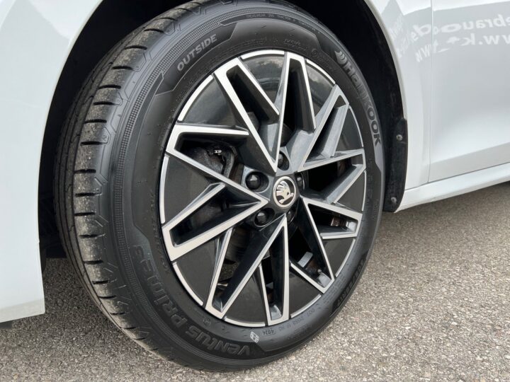 Abbildung Fahrzeugdetailansicht Skoda Octavia - Nr. 36