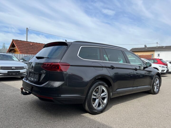 Abbildung Fahrzeugdetailansicht Volkswagen Passat Variant - Nr. 2