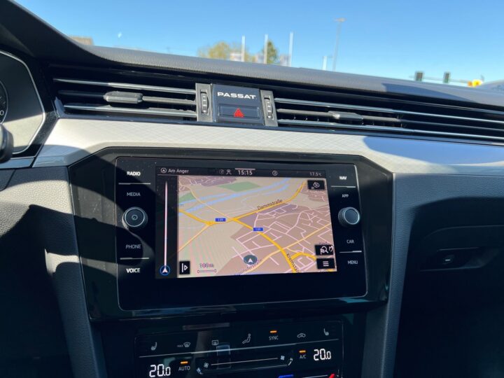 Abbildung Fahrzeugdetailansicht Volkswagen Passat Variant - Nr. 23
