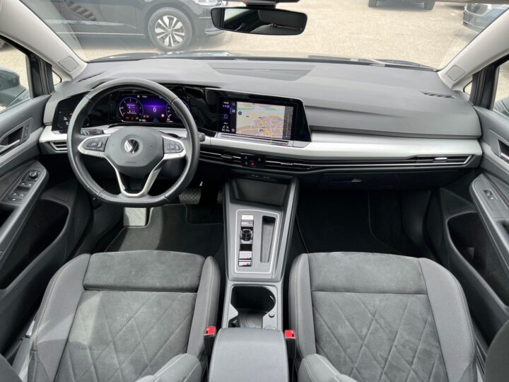 Abbildung Fahrzeugdetailansicht Volkswagen Golf Variant - Nr. 9