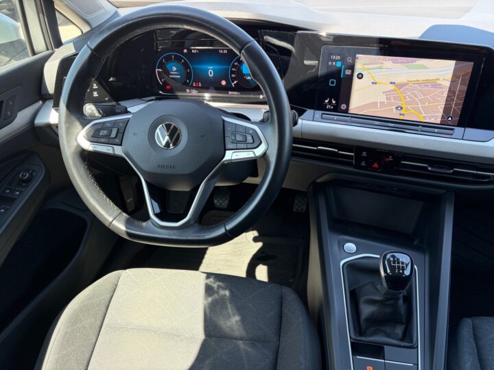 Abbildung Fahrzeugdetailansicht Volkswagen Golf Variant - Nr. 10