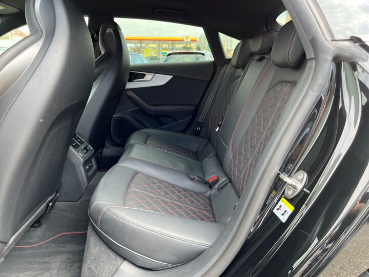 Abbildung Fahrzeugdetailansicht Audi A5 - Nr. 13