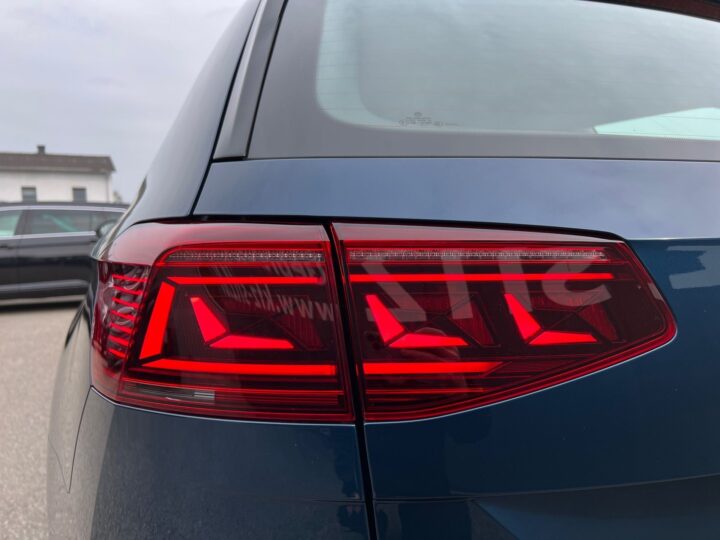 Abbildung Fahrzeugdetailansicht Volkswagen Passat Variant - Nr. 39