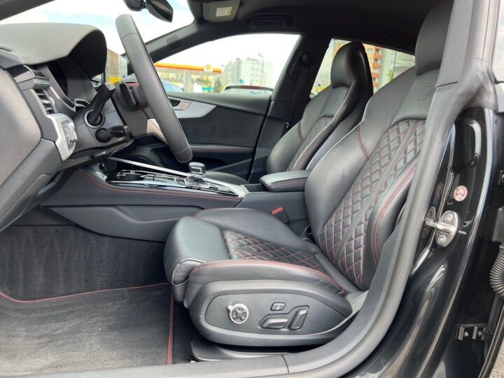 Abbildung Fahrzeugdetailansicht Audi A5 - Nr. 12