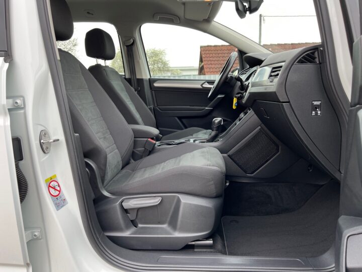 Abbildung Fahrzeugdetailansicht Volkswagen Touran - Nr. 32