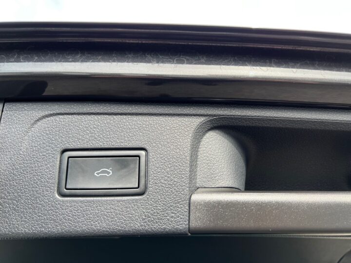 Abbildung Fahrzeugdetailansicht Volkswagen Passat Variant - Nr. 40