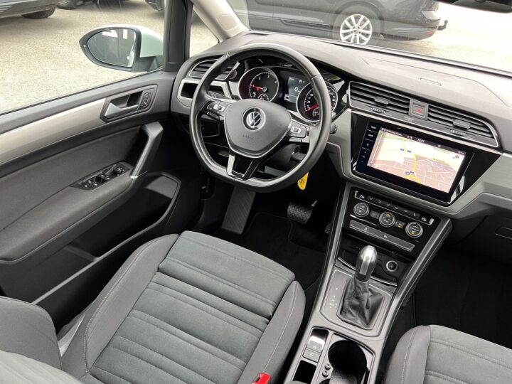 Abbildung Fahrzeugdetailansicht Volkswagen Touran - Nr. 10