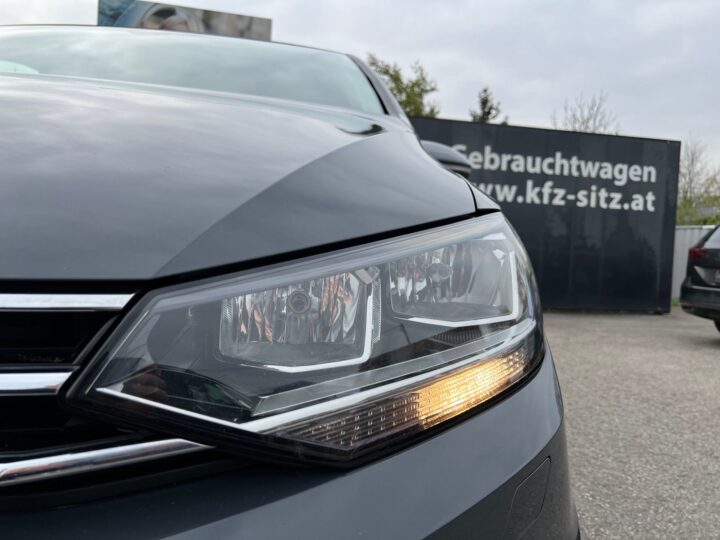 Abbildung Fahrzeugdetailansicht Volkswagen Touran - Nr. 35