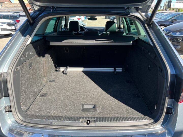 Abbildung Fahrzeugdetailansicht Skoda Superb - Nr. 14