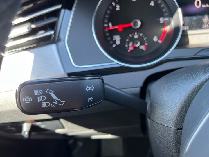 Abbildung Fahrzeugdetailansicht Volkswagen Passat Variant - Nr. 42