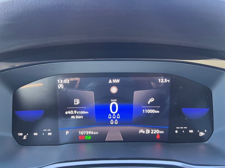 Abbildung Fahrzeugdetailansicht Volkswagen Touran - Nr. 16