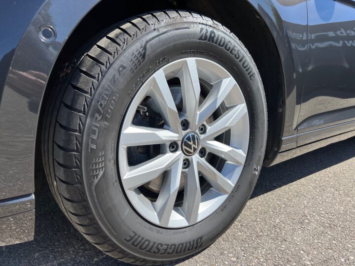 Abbildung Fahrzeugdetailansicht Volkswagen Passat Variant - Nr. 37