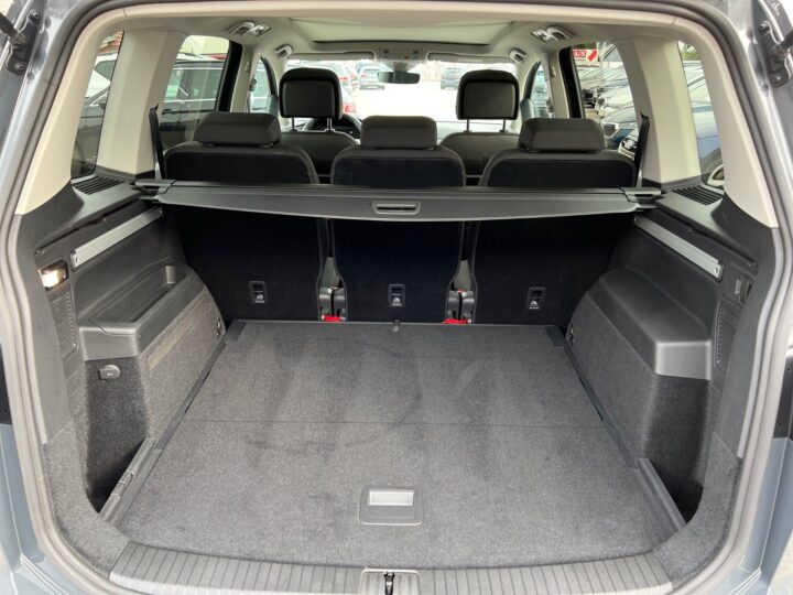 Abbildung Fahrzeugdetailansicht Volkswagen Touran - Nr. 14