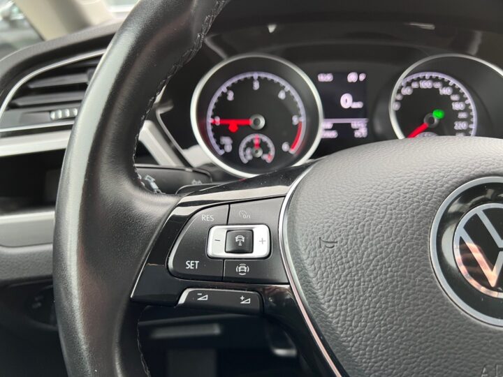 Abbildung Fahrzeugdetailansicht Volkswagen Touran - Nr. 39