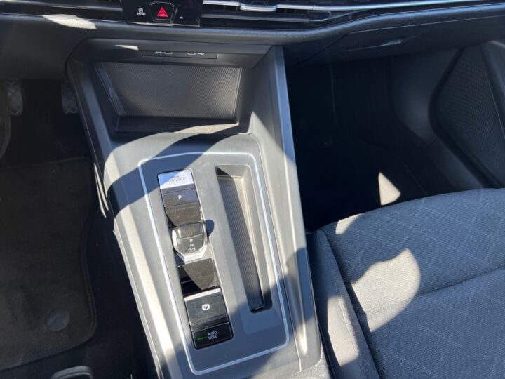 Abbildung Fahrzeugdetailansicht Volkswagen Golf Variant - Nr. 28