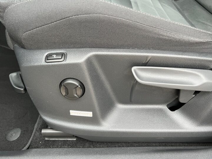 Abbildung Fahrzeugdetailansicht Volkswagen Touran - Nr. 29