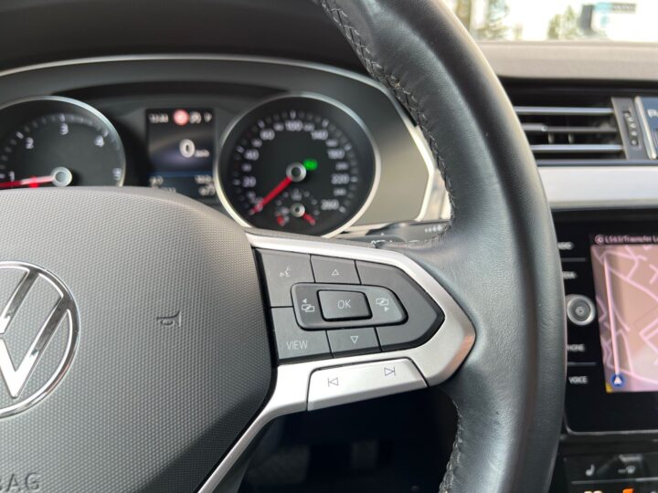 Abbildung Fahrzeugdetailansicht Volkswagen Passat Variant - Nr. 38