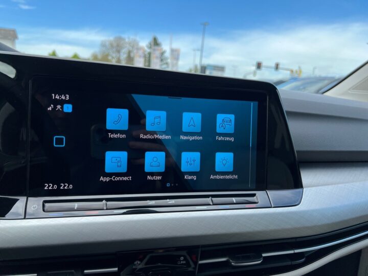 Abbildung Fahrzeugdetailansicht Volkswagen Golf Variant - Nr. 18