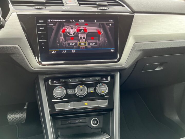 Abbildung Fahrzeugdetailansicht Volkswagen Touran - Nr. 26