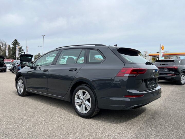 Abbildung Fahrzeugdetailansicht Volkswagen Golf Variant - Nr. 4