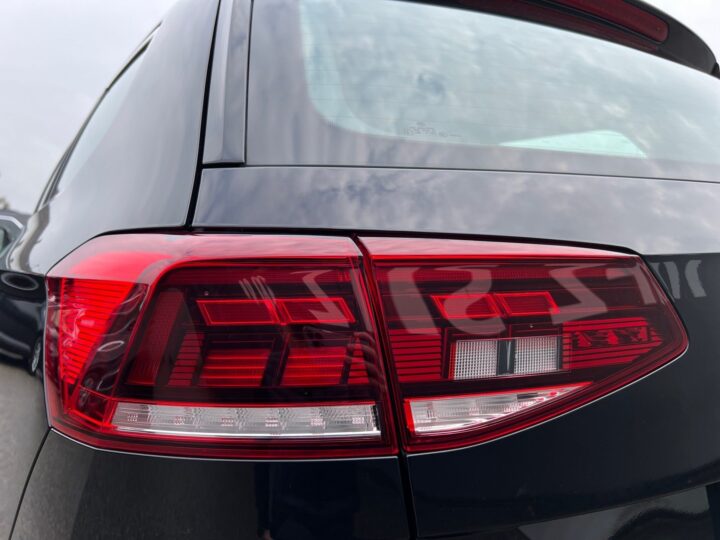 Abbildung Fahrzeugdetailansicht Volkswagen Passat Variant - Nr. 36