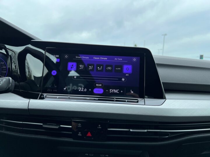 Abbildung Fahrzeugdetailansicht Volkswagen Golf Variant - Nr. 24