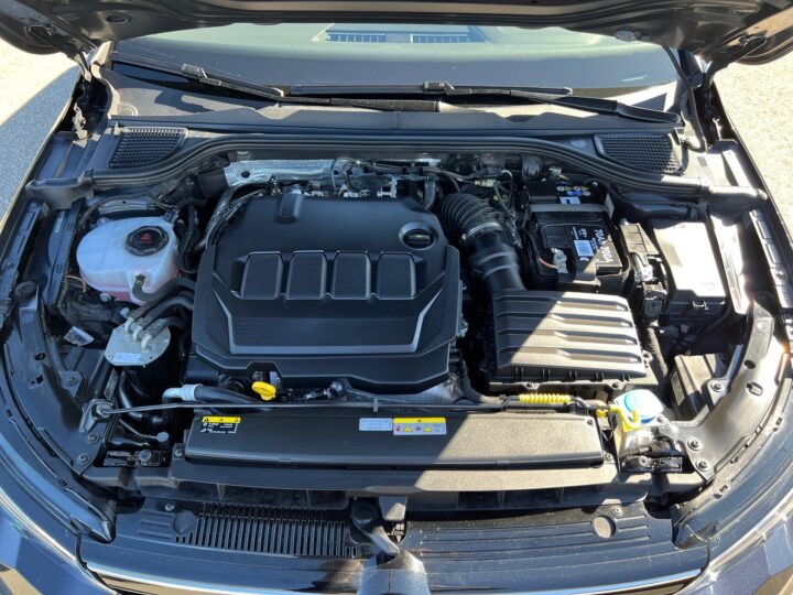 Abbildung Fahrzeugdetailansicht Volkswagen Golf Variant - Nr. 33