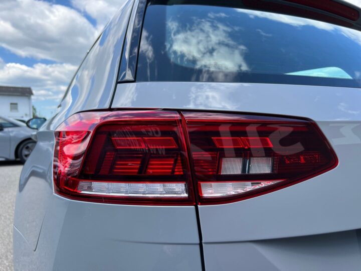 Abbildung Fahrzeugdetailansicht Volkswagen Passat Variant - Nr. 37