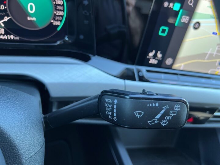 Abbildung Fahrzeugdetailansicht Volkswagen Golf Variant - Nr. 41