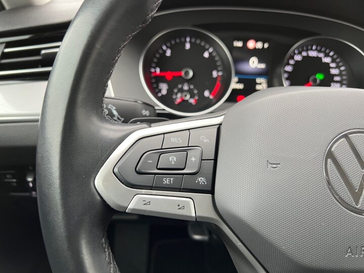 Abbildung Fahrzeugdetailansicht Volkswagen Passat Variant - Nr. 39