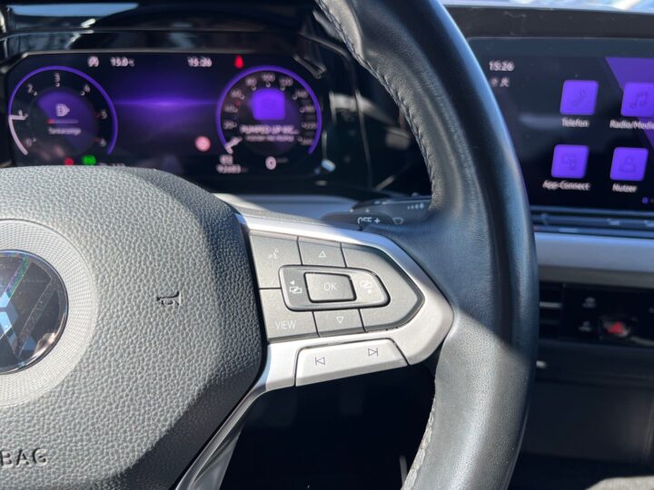 Abbildung Fahrzeugdetailansicht Volkswagen Golf Variant - Nr. 37