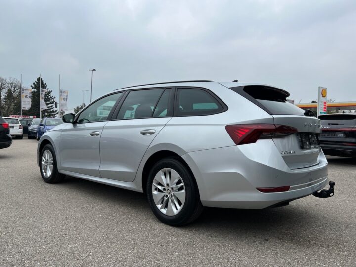 Abbildung Fahrzeugdetailansicht Skoda Octavia - Nr. 4