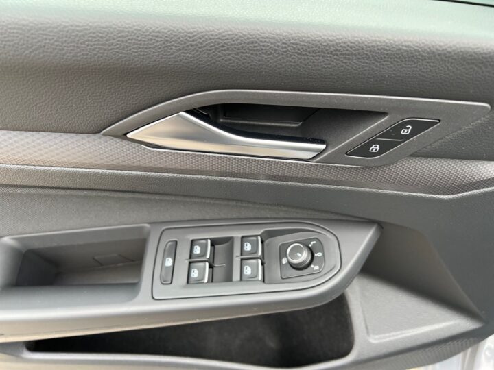 Abbildung Fahrzeugdetailansicht Volkswagen Golf - Nr. 31