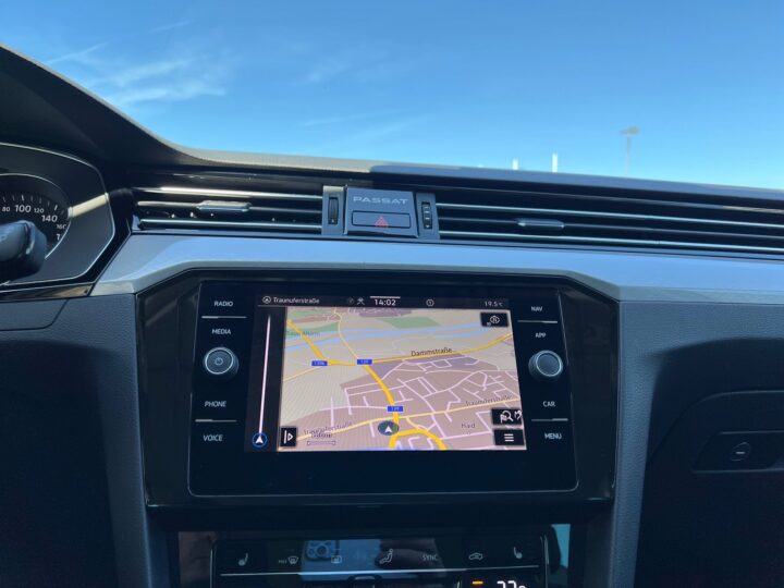 Abbildung Fahrzeugdetailansicht Volkswagen Passat Variant - Nr. 23