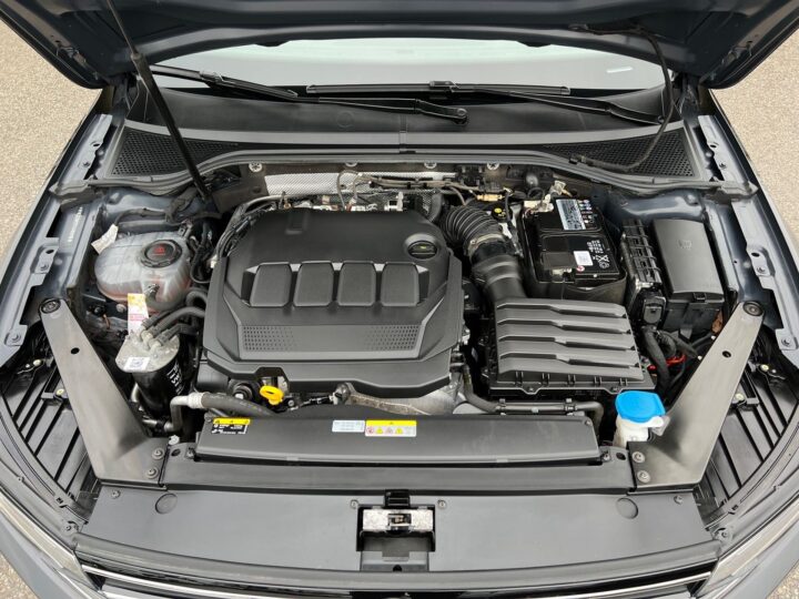 Abbildung Fahrzeugdetailansicht Volkswagen Passat Variant - Nr. 35